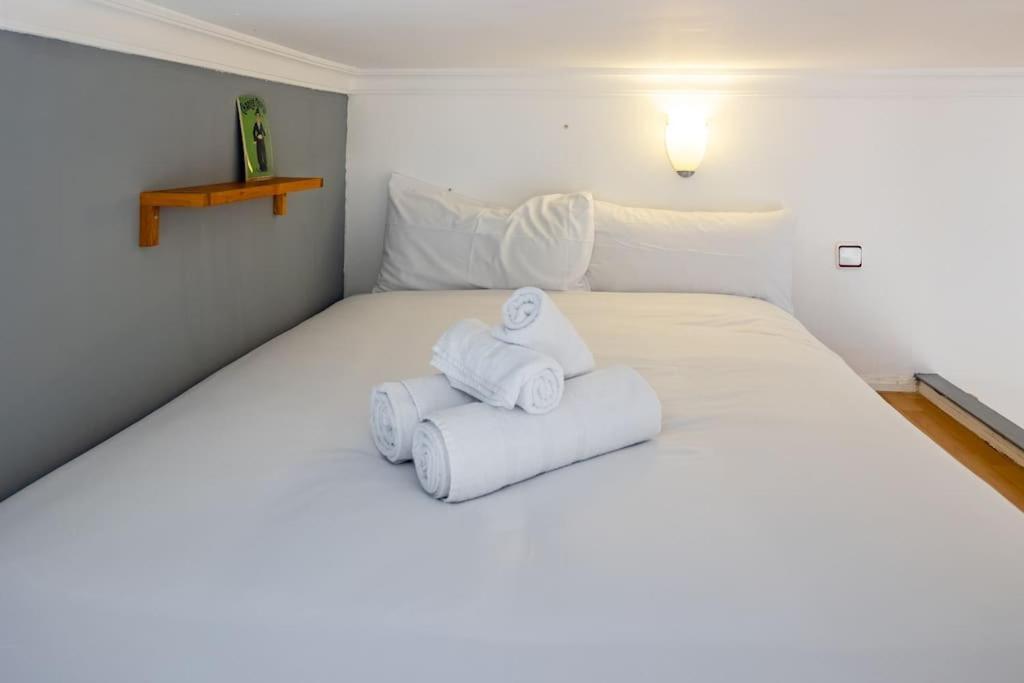 Beautiful Apartment In Malasana For 3 Pax - Ferrer Madrid Kültér fotó
