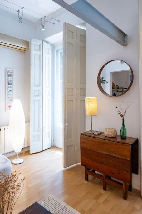 Beautiful Apartment In Malasana For 3 Pax - Ferrer Madrid Kültér fotó