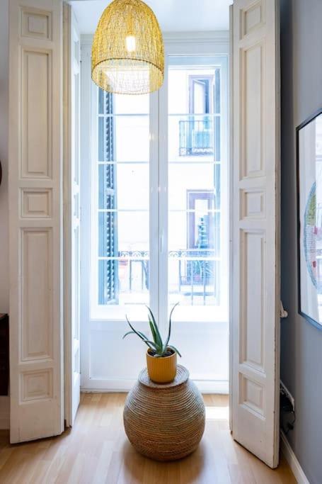 Beautiful Apartment In Malasana For 3 Pax - Ferrer Madrid Kültér fotó